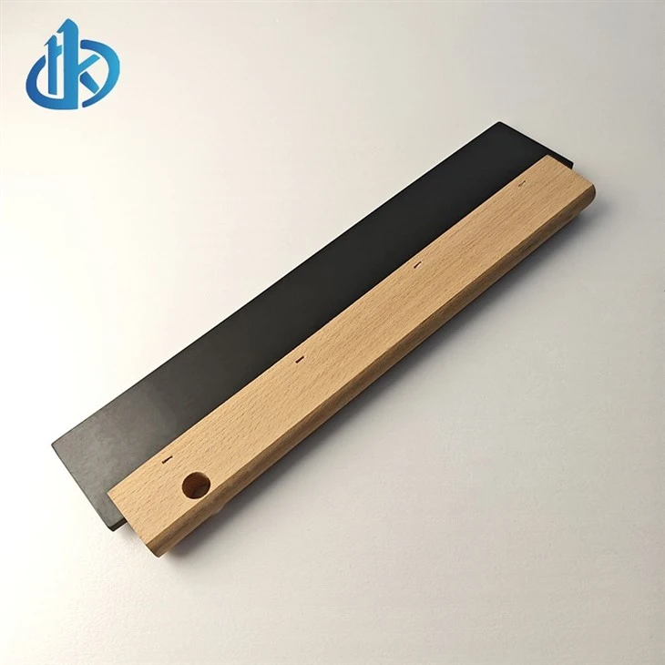 Rubber Scraper